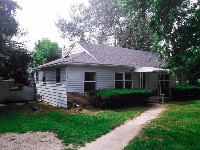 Building Photo - 320 Elder St