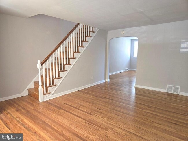 Foto del edificio - 6931 Greenway Ave