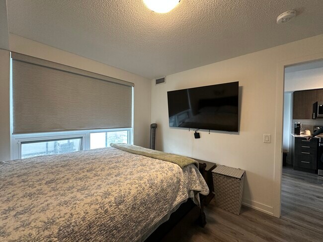 Photo du bâtiment - 801-1480 Bayly Street Pickering ON