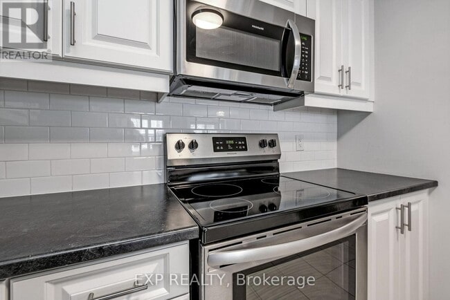 Building Photo - 405 Gerardia Ln
