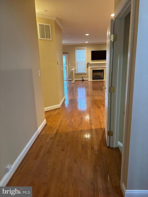 Building Photo - 3233 Meadow View Cir