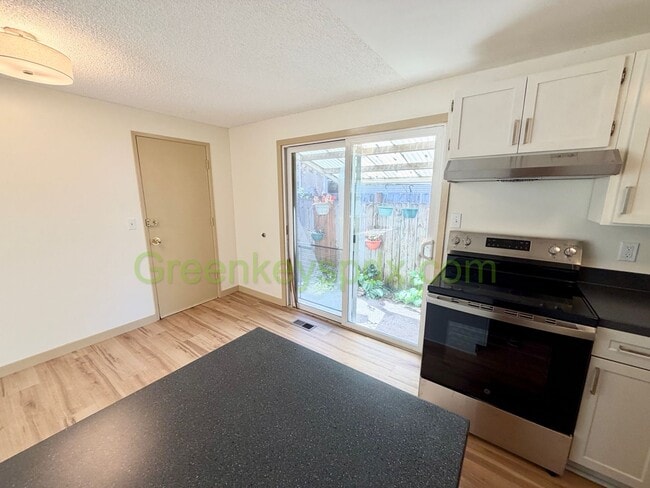 Foto del edificio - 6837 SE Ramona St