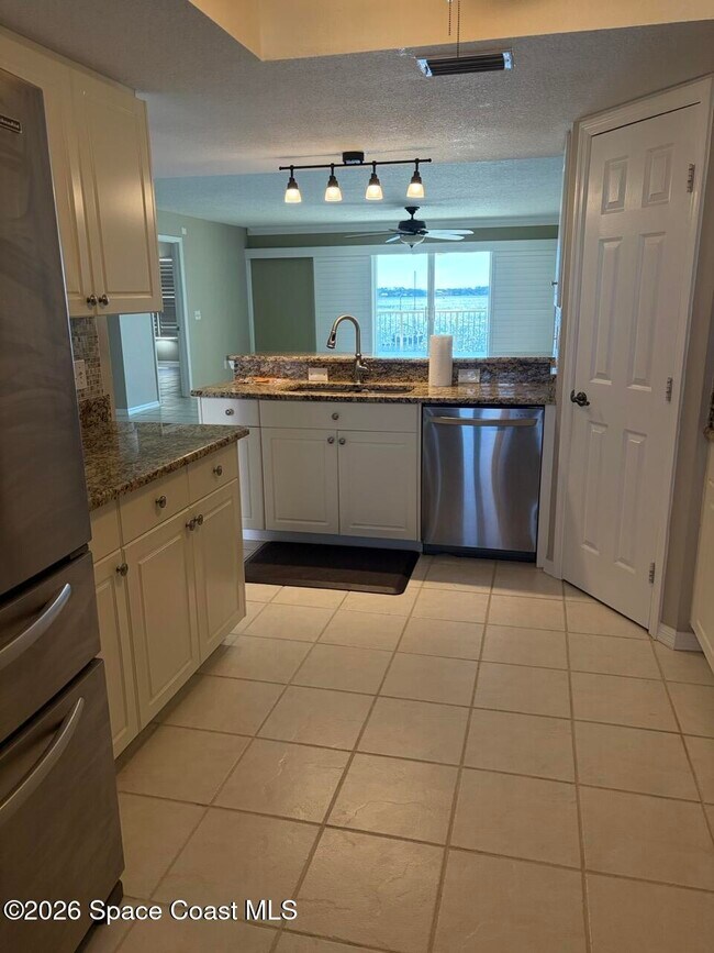 Foto del edificio - 104 Riverside Dr