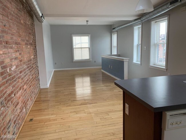 Building Photo - 101 N Kenwood Ave