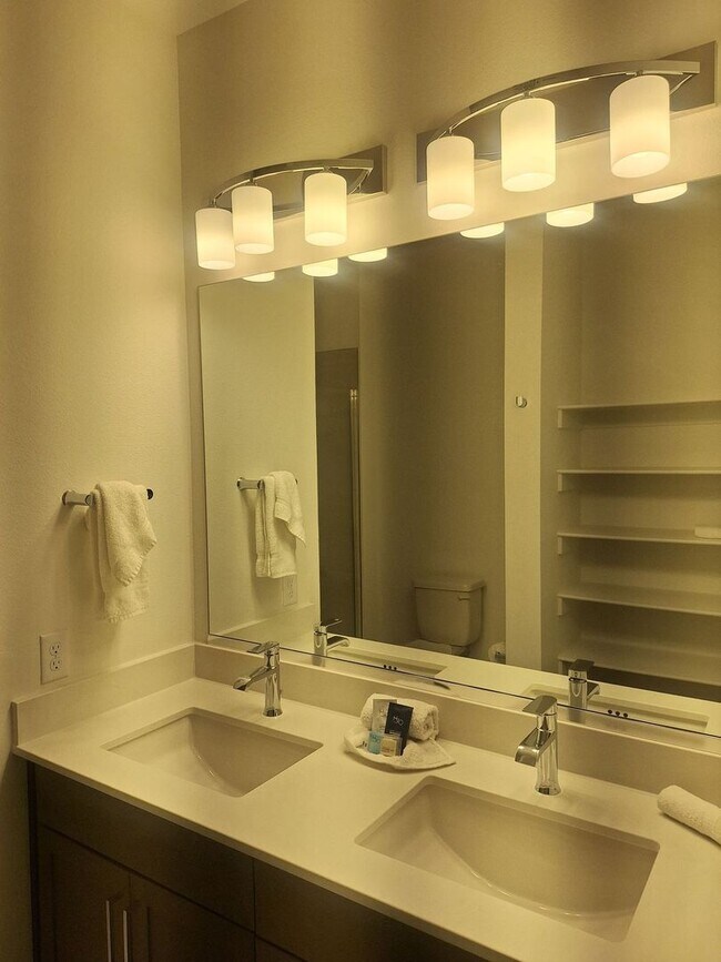 Foto del edificio - 1777 Denver West Marriott Blvd