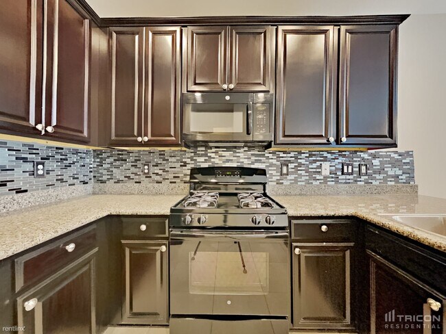 Foto del edificio - 7760 Needlepoint Ct