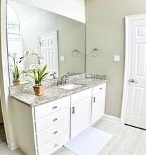 Building Photo - 913 Birdsall St