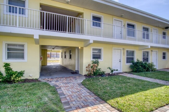 Building Photo - 130 Roosevelt Ave