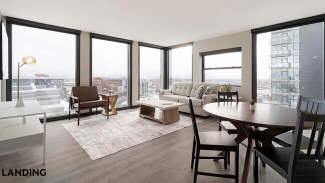 Building Photo - 1922 W Ogden Ave