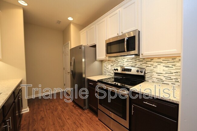Foto del edificio - 8227 Martello Ln