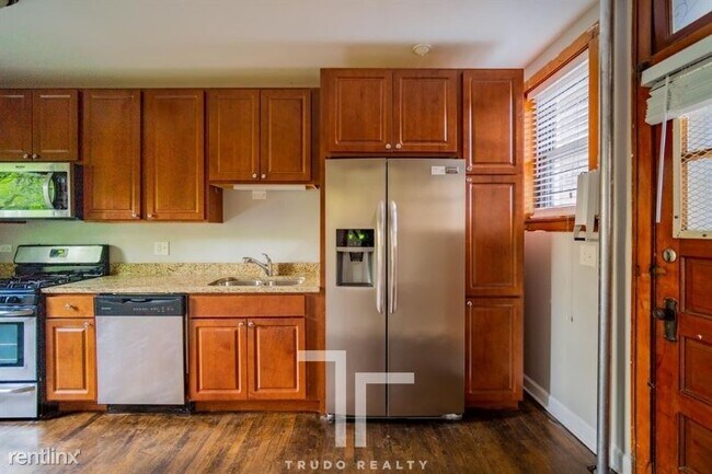 Building Photo - 3 br, 2 bath Apartment - 5073 N Wolcott Ave