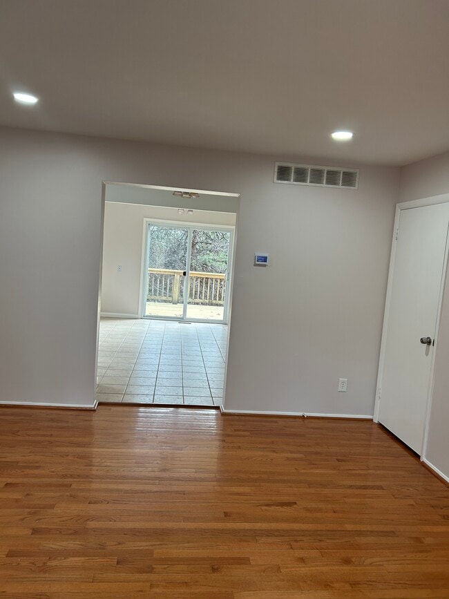 Building Photo - 3573 Moultree Pl