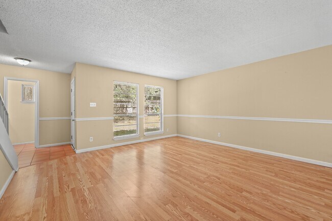 Foto del edificio - 807 Castle Ridge Rd