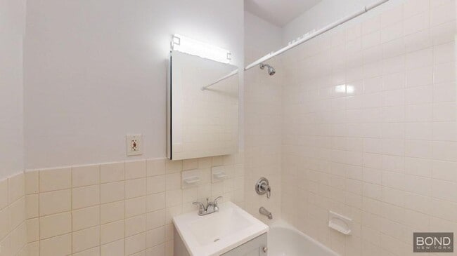 Building Photo - 0 bedroom in Manhattan NY 10128