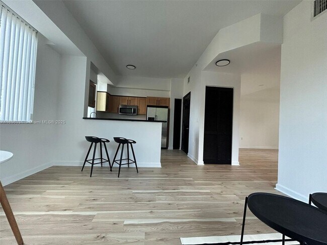 Foto del edificio - 2142 Van Buren St
