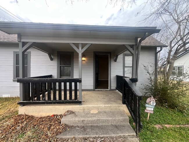 Photo - 119 S 5th St House