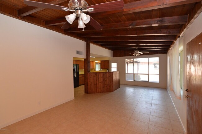 Building Photo - 2157 N Sycamore Blvd