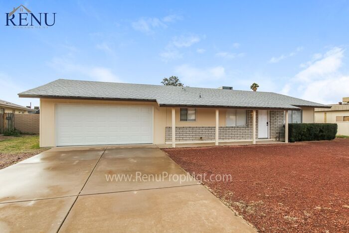 Foto principal - 4 bed, 2 bath with RV Gate!