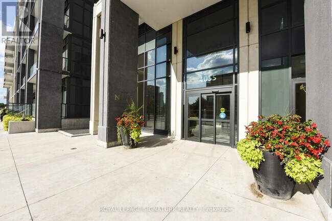 Photo du bâtiment - 4055 Parkside Village Dr