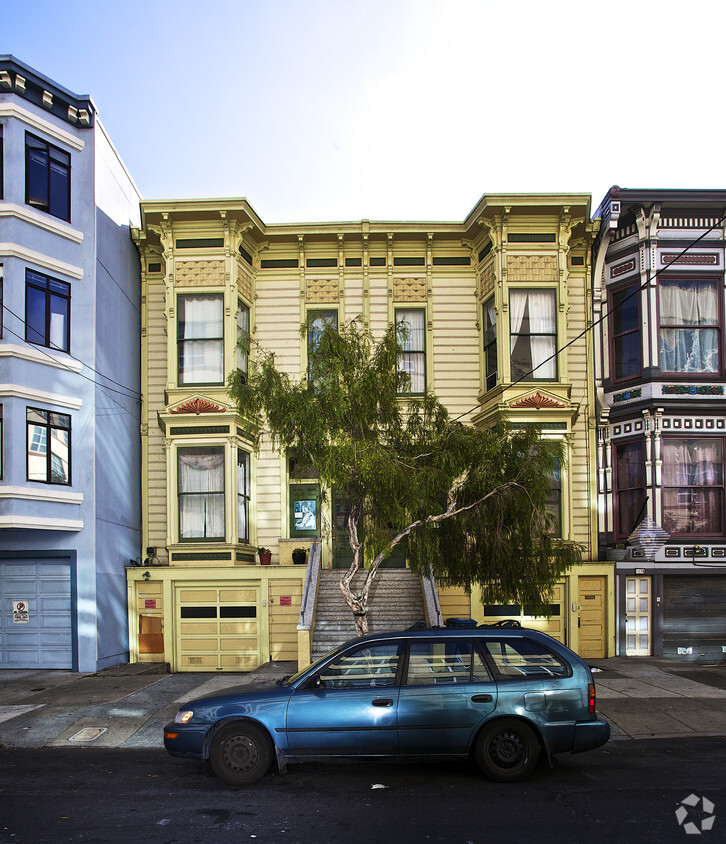 Foto principal - 113-115 1/2 Bartlett Street
