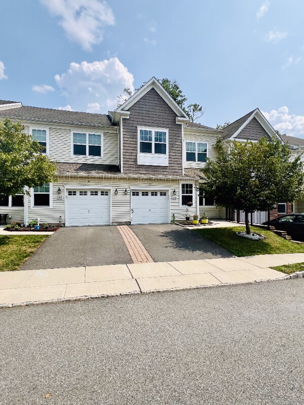 Foto principal - 153 Savoth Ln