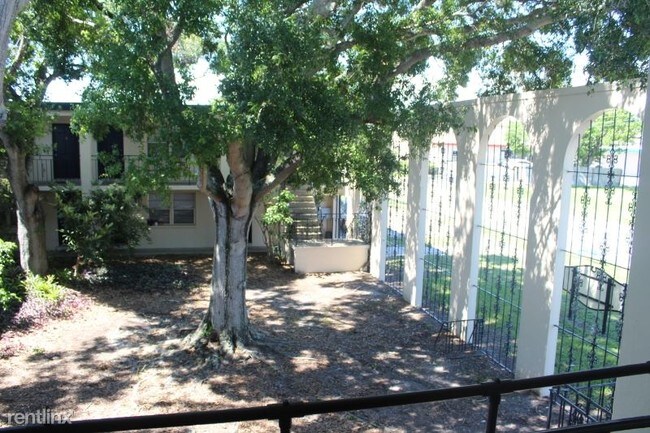 Foto del edificio - 700-710 50th St N