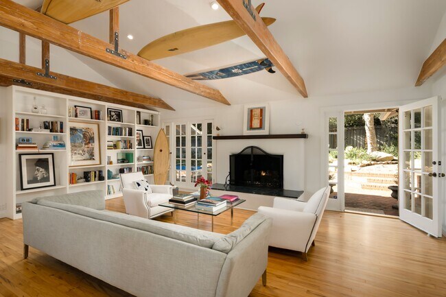 Building Photo - 2915 Hidden Valley Ln