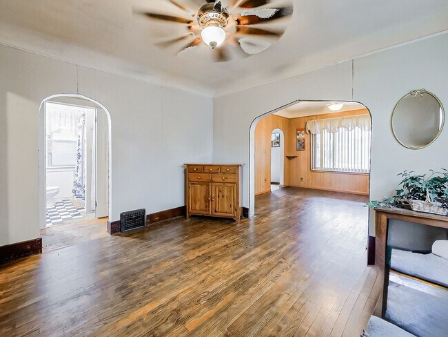 Building Photo - AVAILABLE NOW! Charming 3-Bedroom Home in Warren!