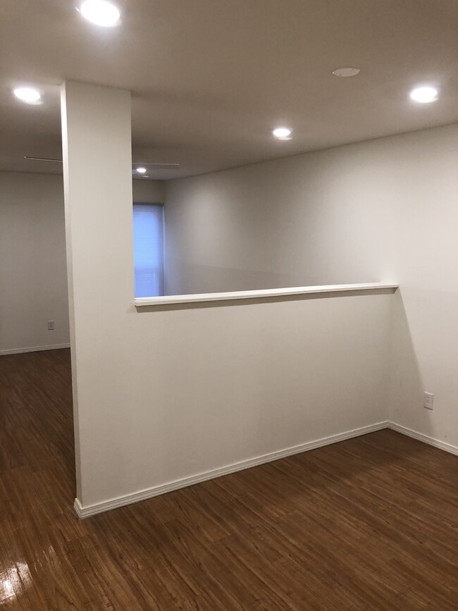 Building Photo - 5 Sugar Maple Ln