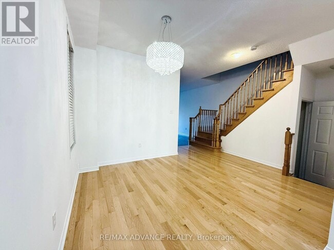 Building Photo - 137 Laramie Crescent