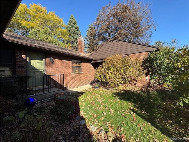 Building Photo - 6 Danvers Ln