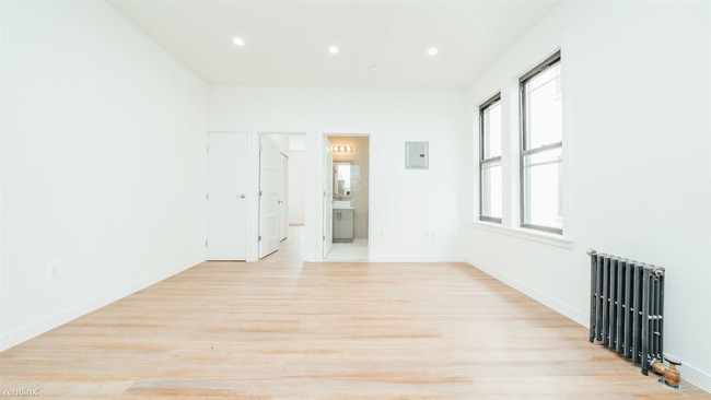Building Photo - 50 St Nicholas Ave