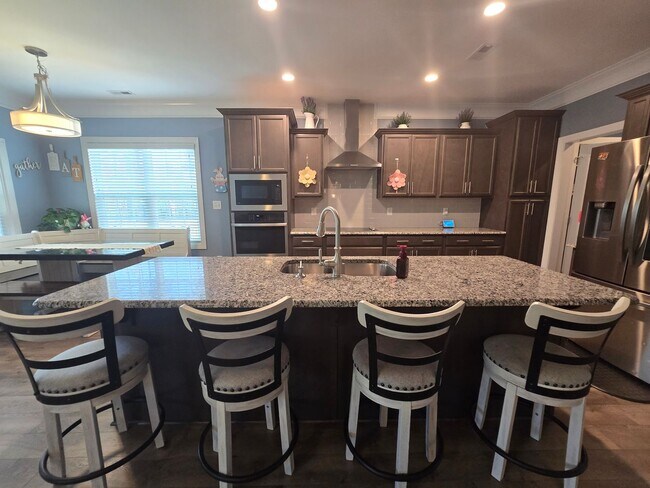 Building Photo - 86 Education Dr