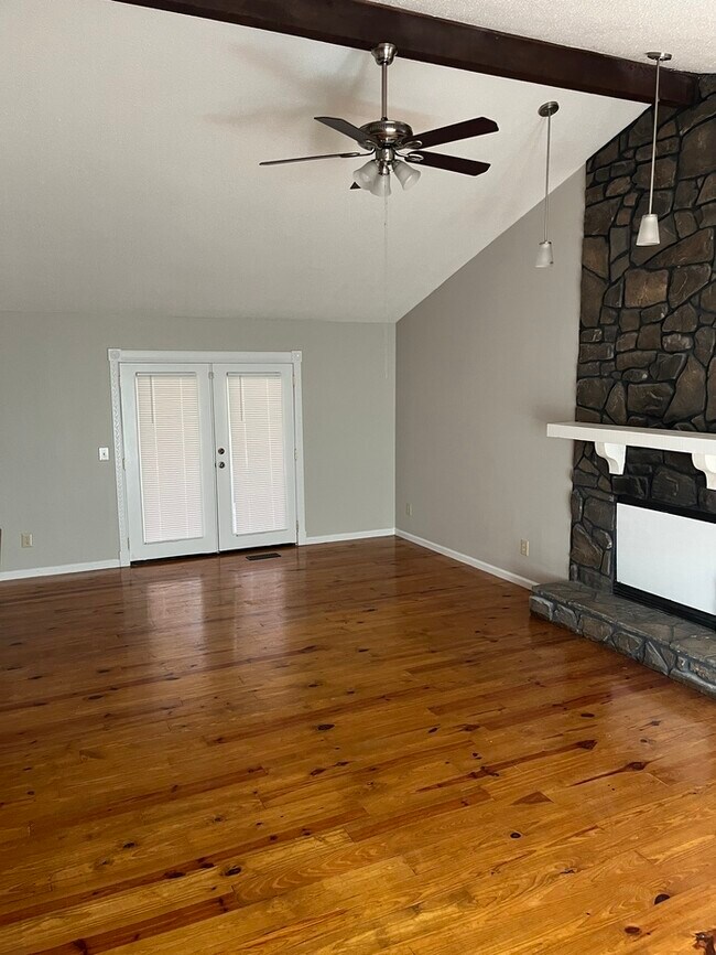 Building Photo - 329 Willow Glen Ct Alabaster, AL 35007