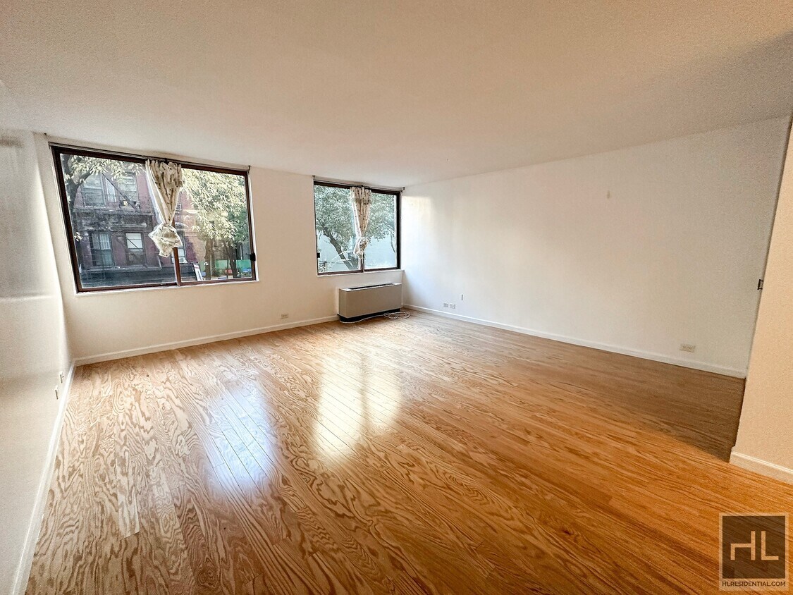 Foto principal - Large studio in a doorman building in prim...