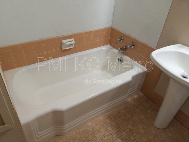 Foto del edificio - 3207 NE 48th Terrace