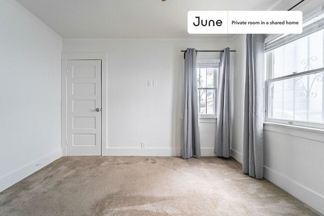 Building Photo - Room in Shared 4 bed/2 bath home