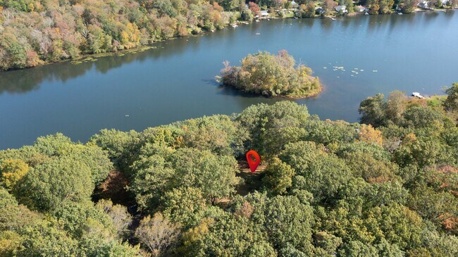 Foto del edificio - 118 Lake Dr