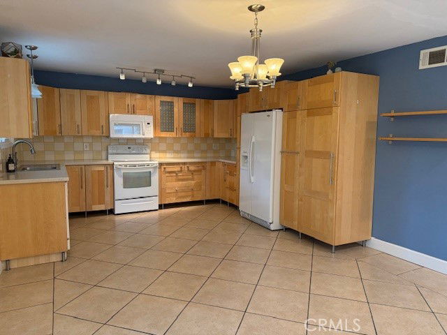 Foto del edificio - 22648 Mobile St