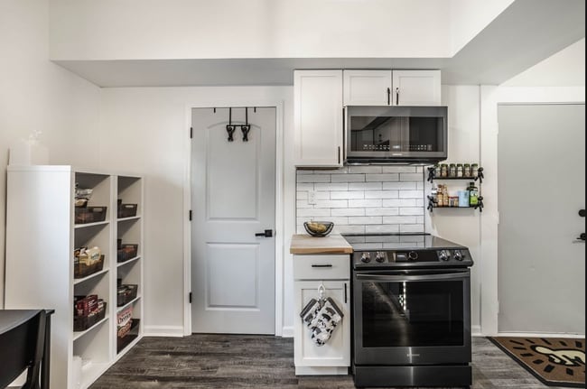 Foto del edificio - Newly Remolded Three Bedroom Home Located near 21st Street and Riverside Dr