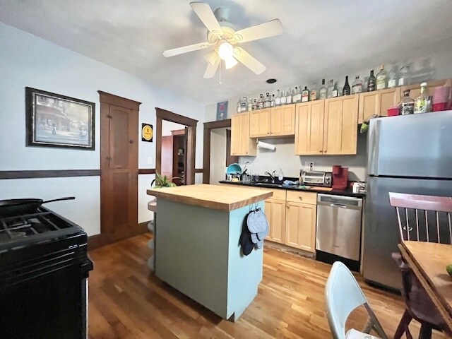 Foto principal - 18 Sachem St