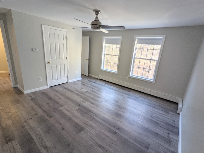 Building Photo - 623B River Rd