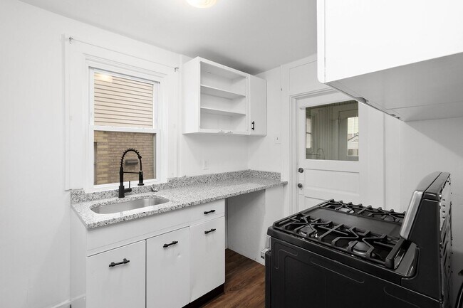 Foto del edificio - DAZZLING 2 BEDROOM HOME IN CARRICK AVAILAB...