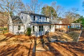 Building Photo - 202 Kenneth Dr