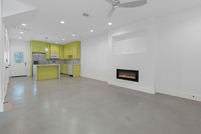 Building Photo - 124 S Mockingbird Cir