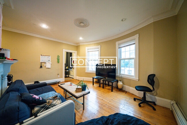 Building Photo - 135 St Alphonsus St