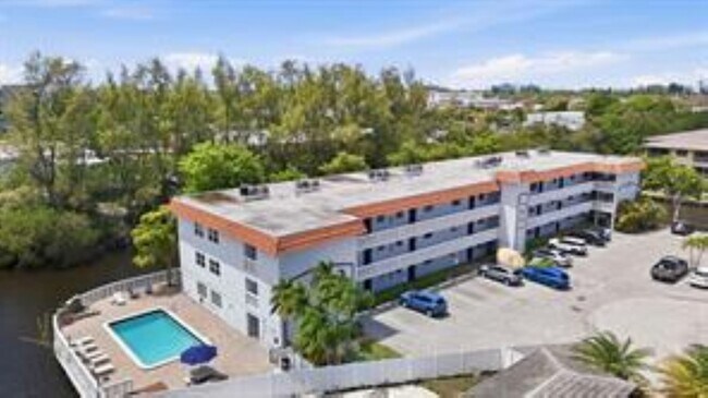 Foto del edificio - 1400 NE 57th St