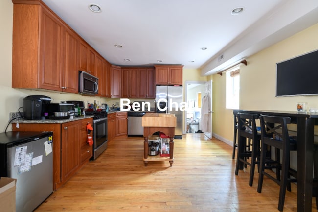 Building Photo - 57 Otis St