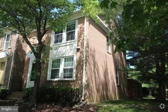 Building Photo - 9401 Lost Trail Way