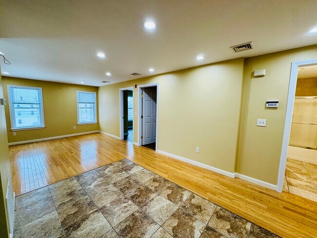 Foto del edificio - 163 Atwells Ave